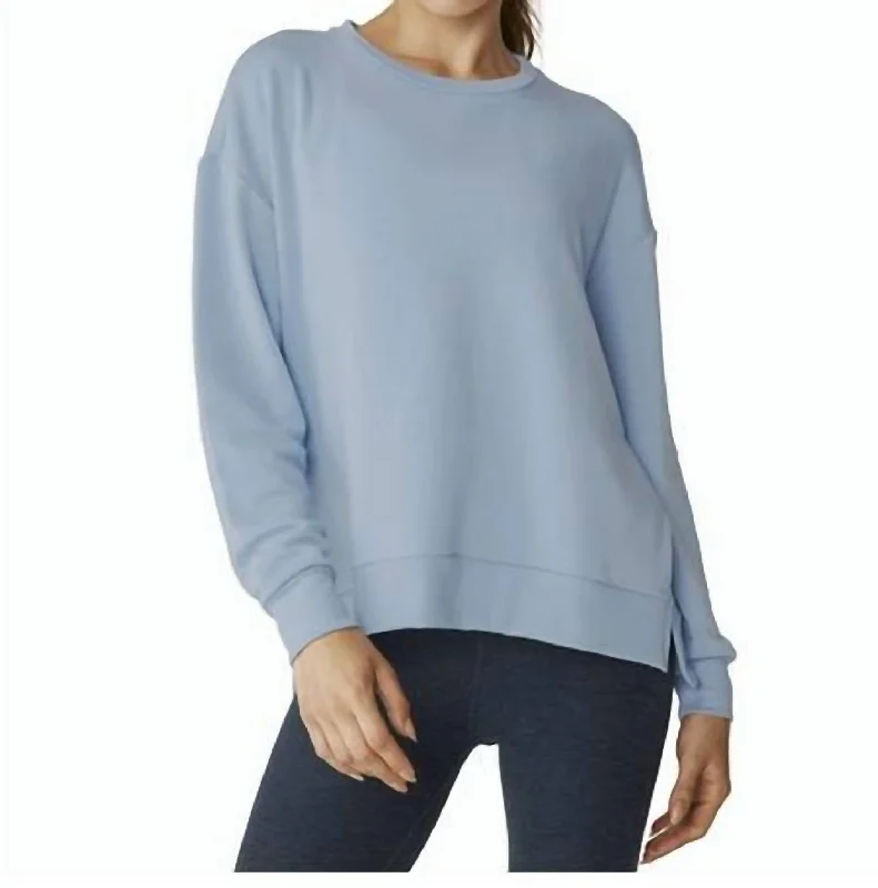 Women's Off Duty Pullover In Hazy Sky