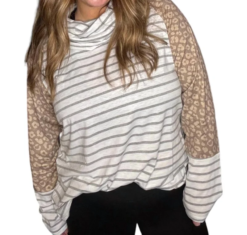 Turtle Neck Pullover In Ivory/leopard